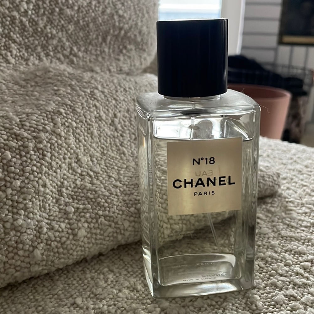 Chanel N18